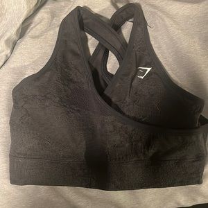 Adapt Camo Seamless Sports Bra. Medium Support. Black/ Onyx Grey. Size small.